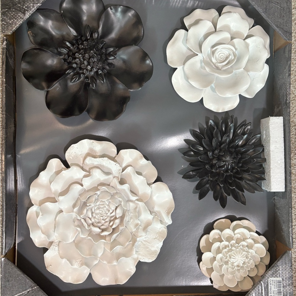 Black and White Floral Wall Art Set